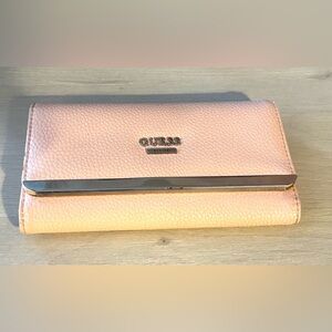🎄4/25$ Guess Factory Slim Trifold Snap Button Closure light pink Wallet